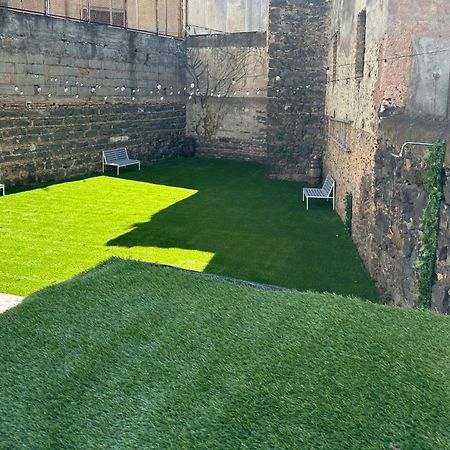 Апартаменты Il Giardino In Centro Катания Экстерьер фото