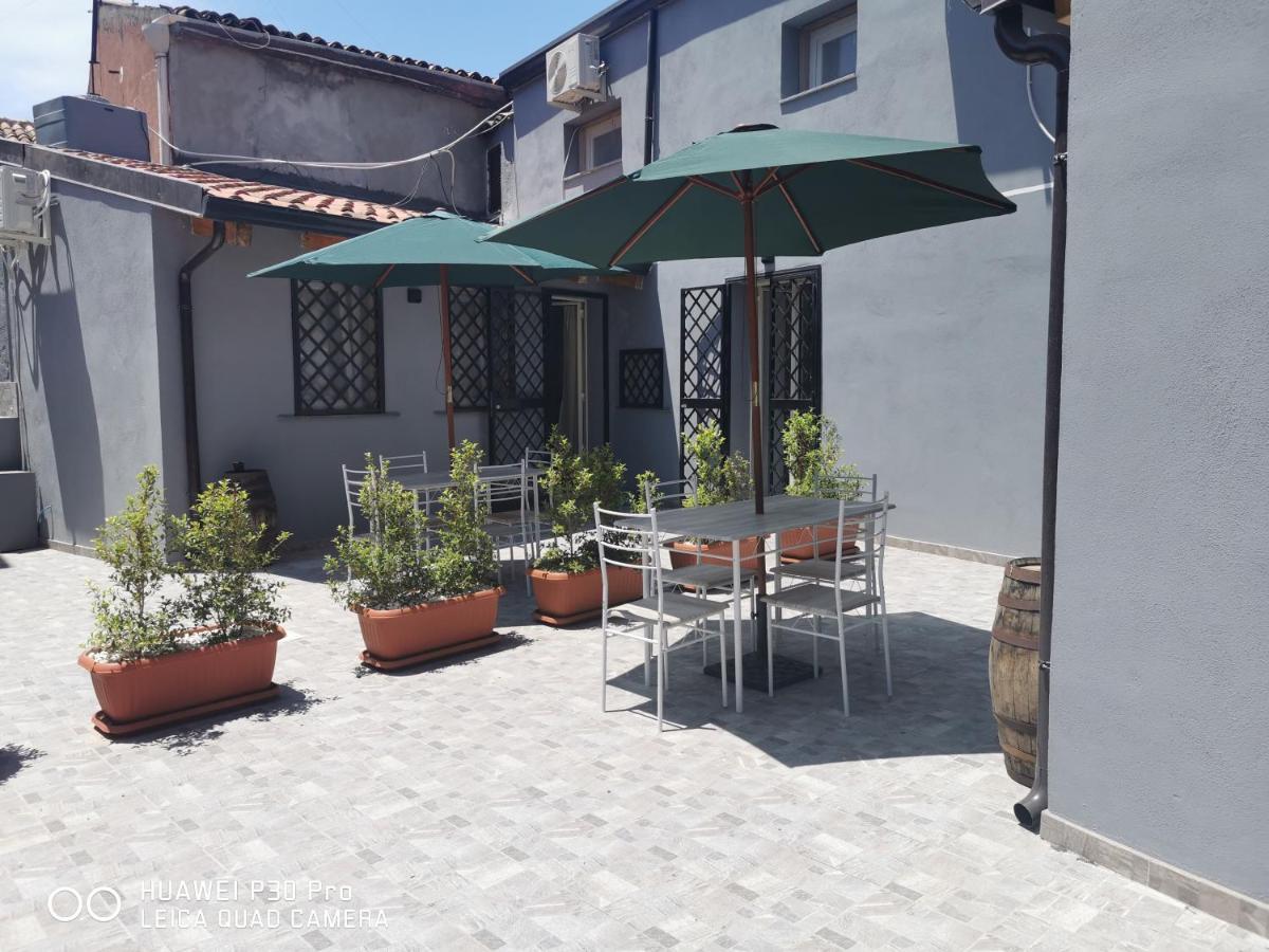 Апартаменты Il Giardino In Centro Катания Экстерьер фото